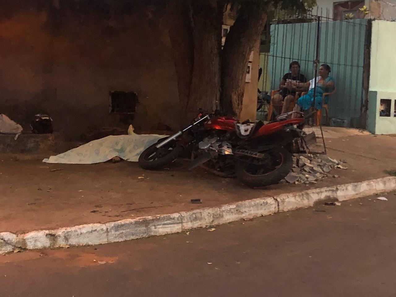 Acidente com caminhão deixa um morto em Goiânia