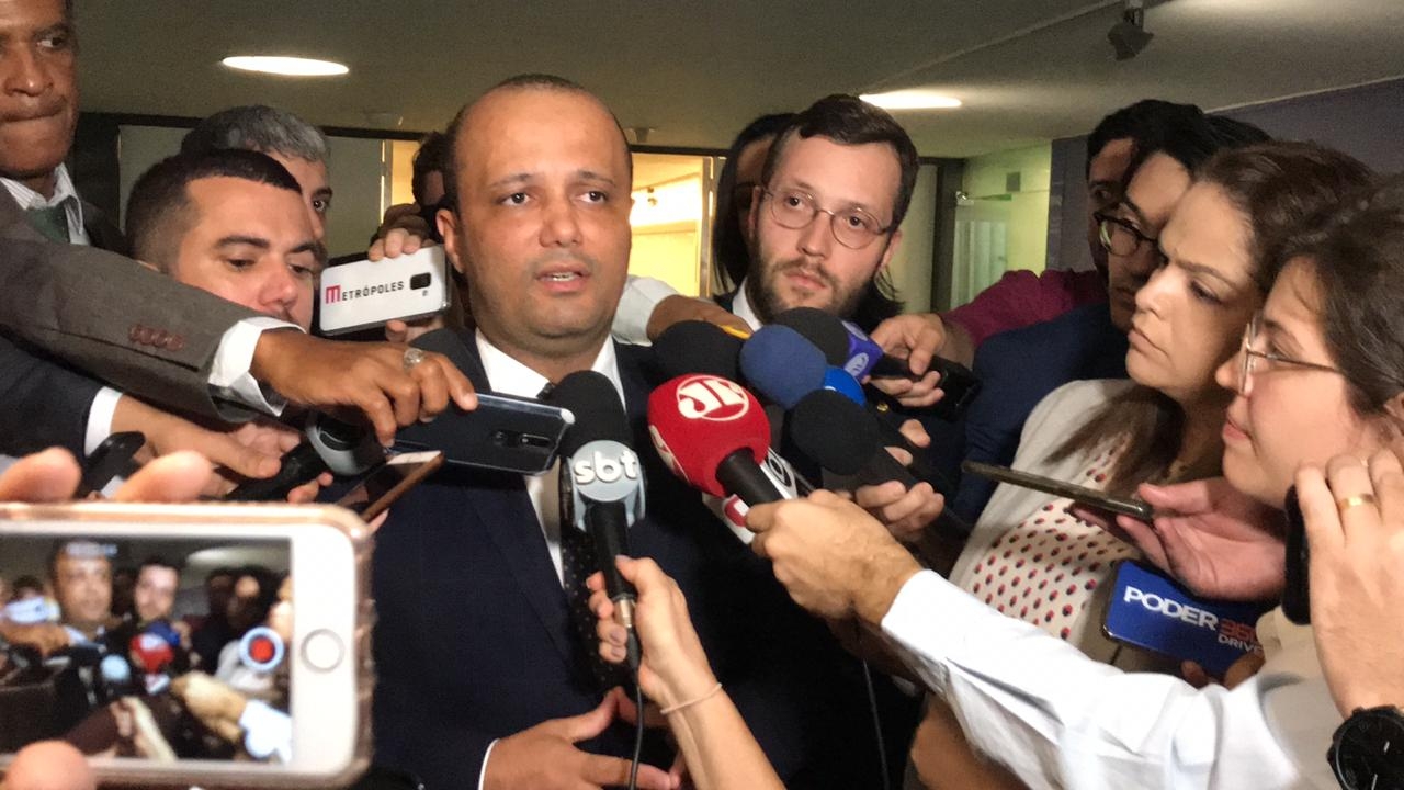 Vitor Hugo: Eduardo Bolsonaro na Liderança do PSL vai estabilizar o partido e harmonizar com o Governo
