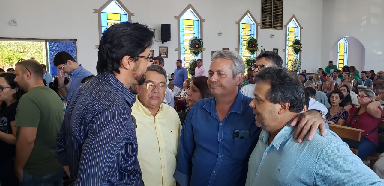 Prefeitos dão o último adeus a Zildinha, a ex-prefeita de Doverlândia