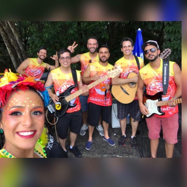 Apaixonados pelo Carnaval, amigos montam grupo musical para celebrar a festa