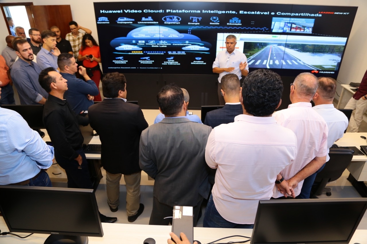 Gustavo Mendanha apresenta sistema com mais de 2000 câmeras em Aparecida
