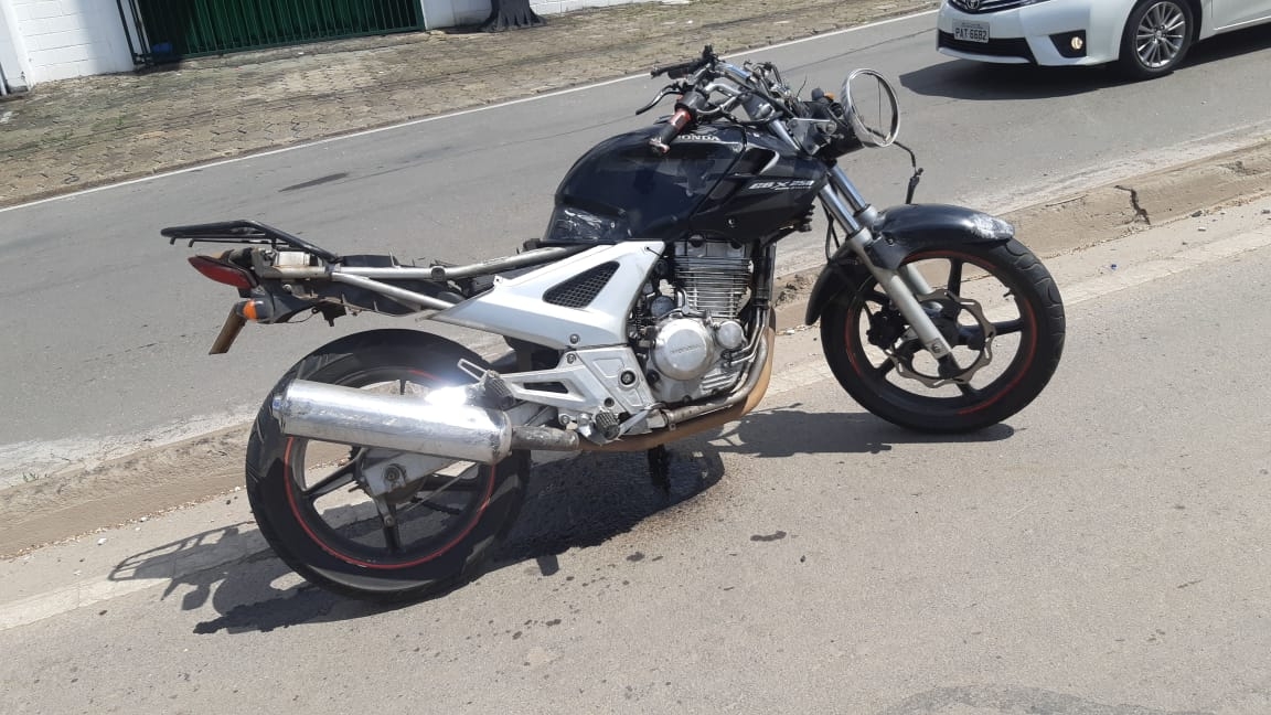 Motociclista inabilitado morre após bater com poste, em Aparecida de Goiânia