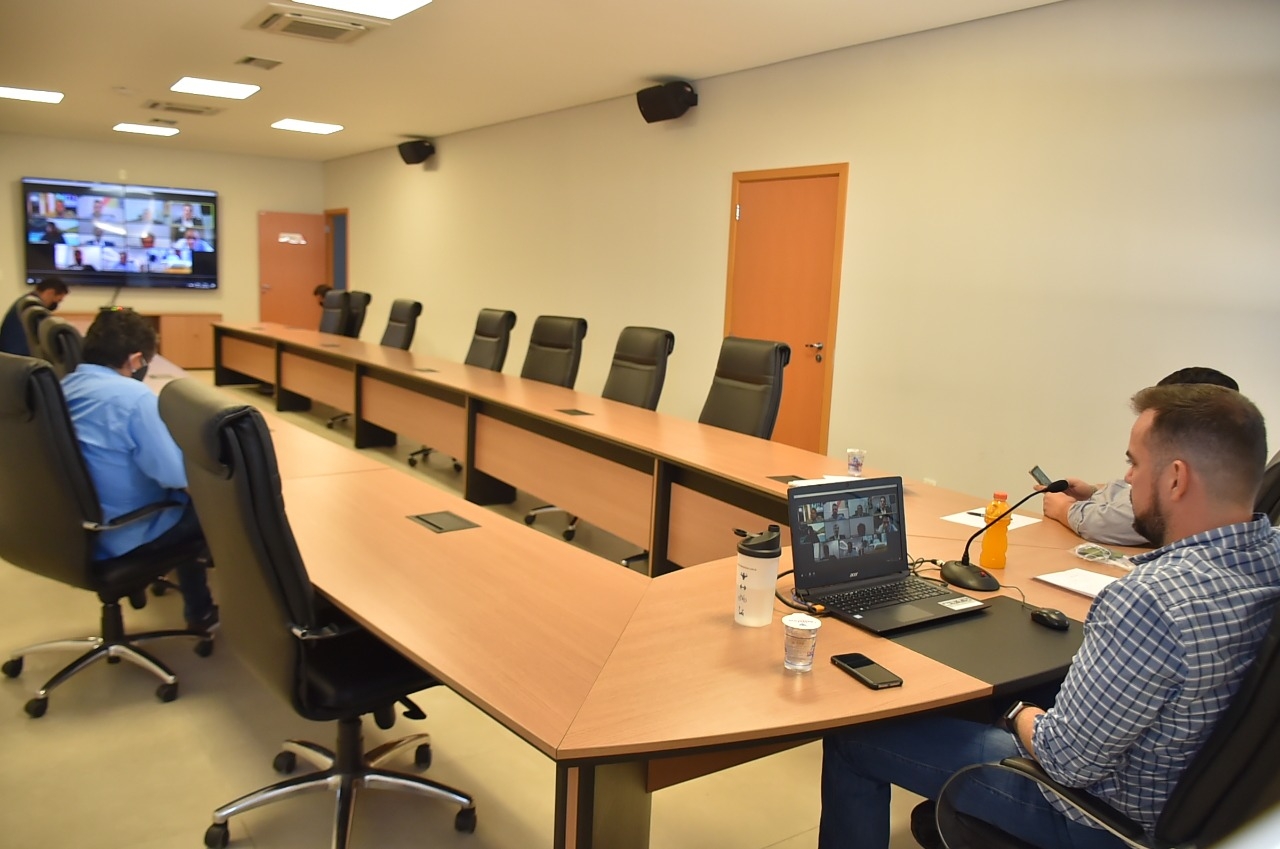 Prefeitos de Aparecida, Goiânia e Anápolis fazem videoconferência para reforçar controle sobre COVID19