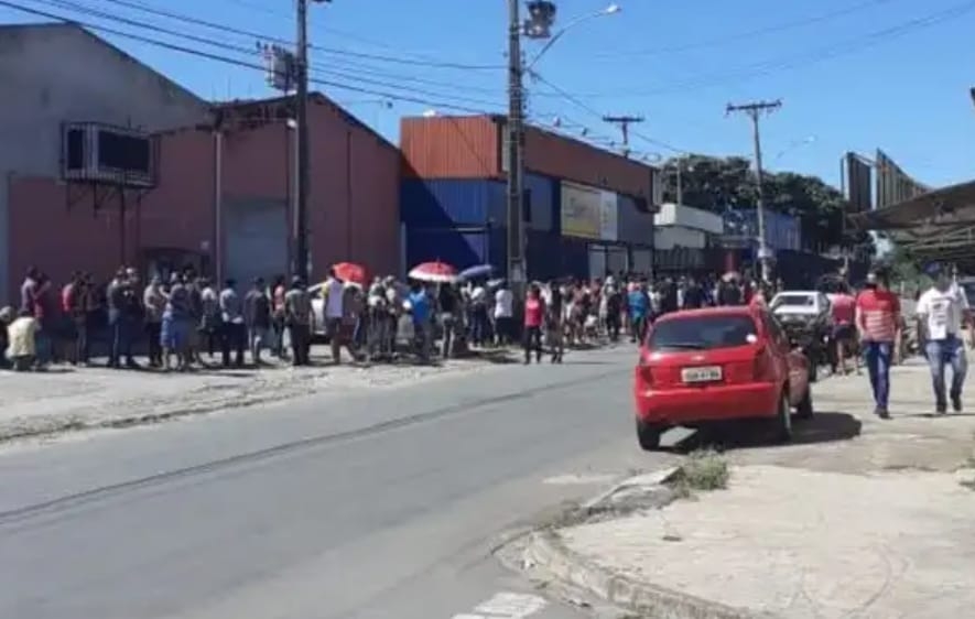 Fake News causa aglomeração em porta de igreja