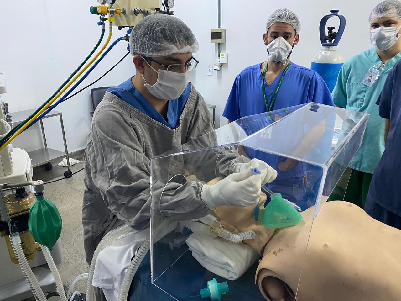 Equipe do Hugo é capacitada para tratar pacientes com coronavírus