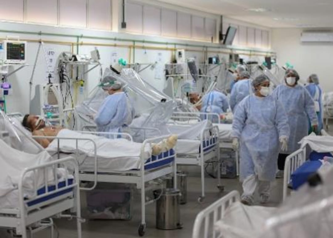Atrasos na divulgação dos boletins sobre a pandemia provocam críticas