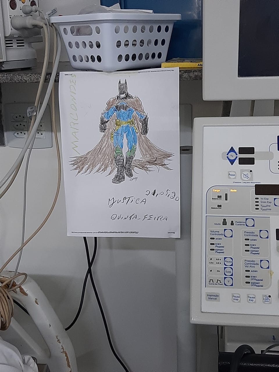 Pacientes das UTIs do Hugo são estimulados com arte