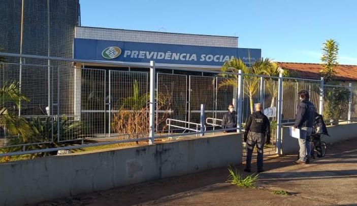 Polícia Civil prende servidores suspeitos de fraudar concursos no DF