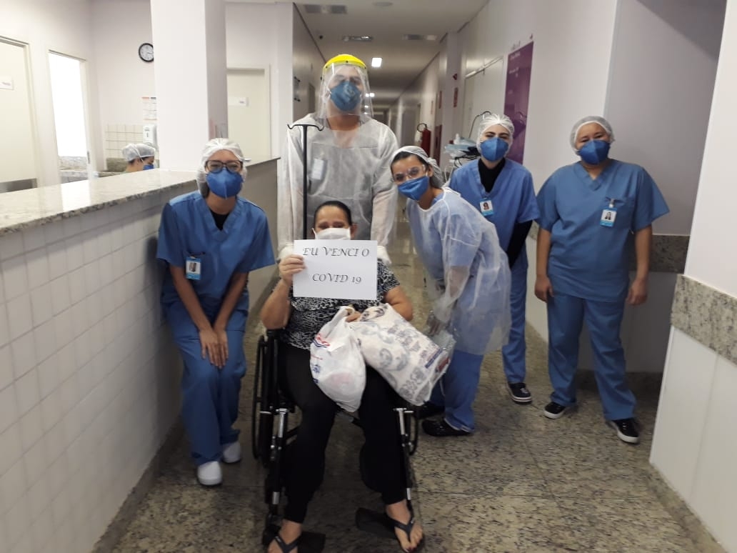 Mais cinco pacientes vencem a Covid-19 e recebem alta do HMAP