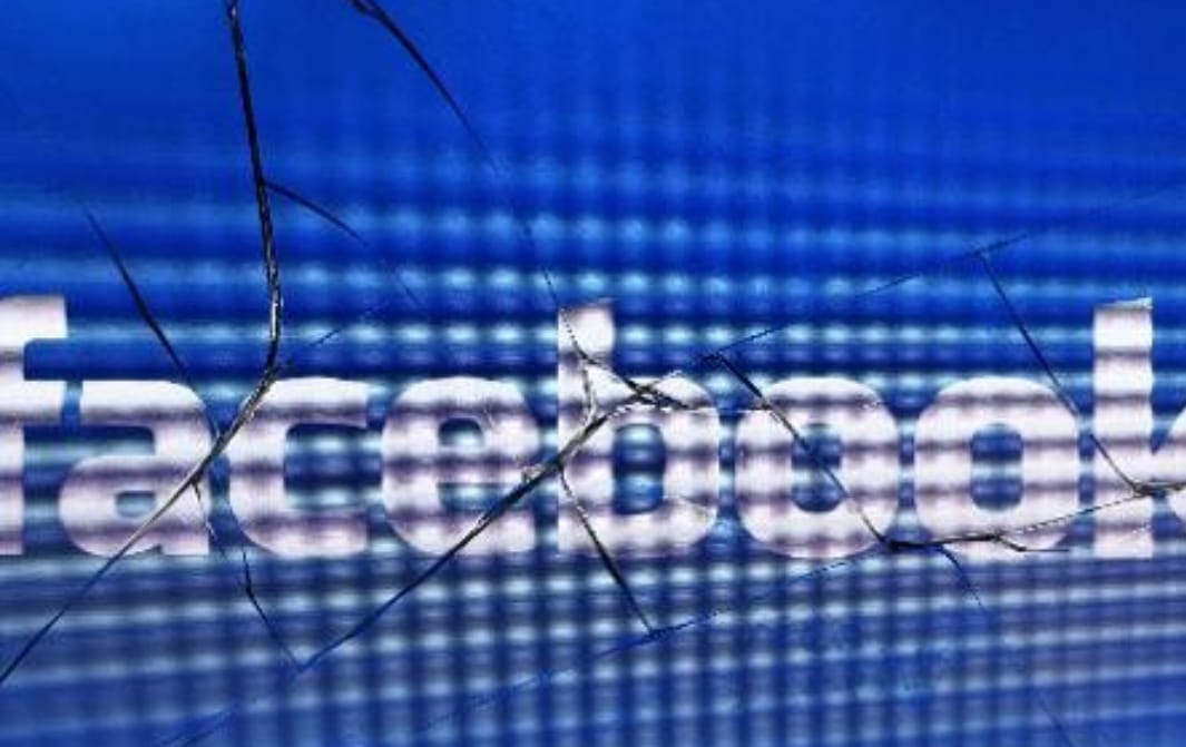 Facebook se defende de críticas