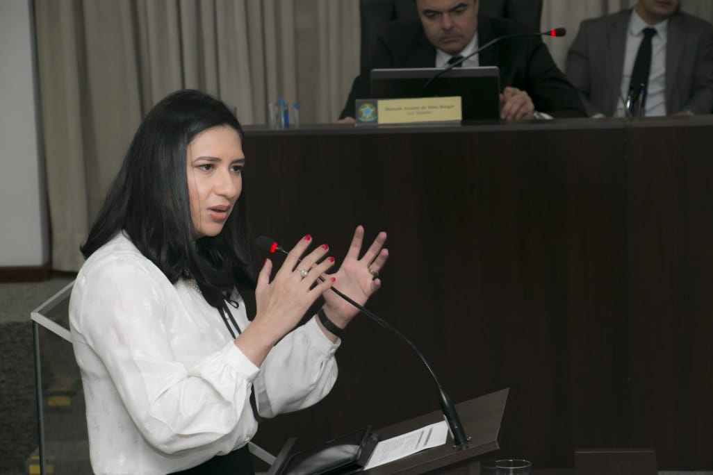 Locutores e apresentadores pré-candidatos ganham mais tempo na mídia
