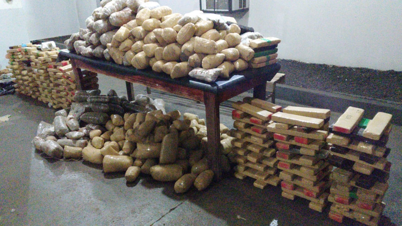 Meia tonelada de maconha é apreendida nas rodovias federais em Goiás