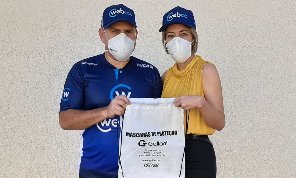 Hugo recebe doação de 2 mil máscaras do piloto da SotckCar Tuca Antoniazi
