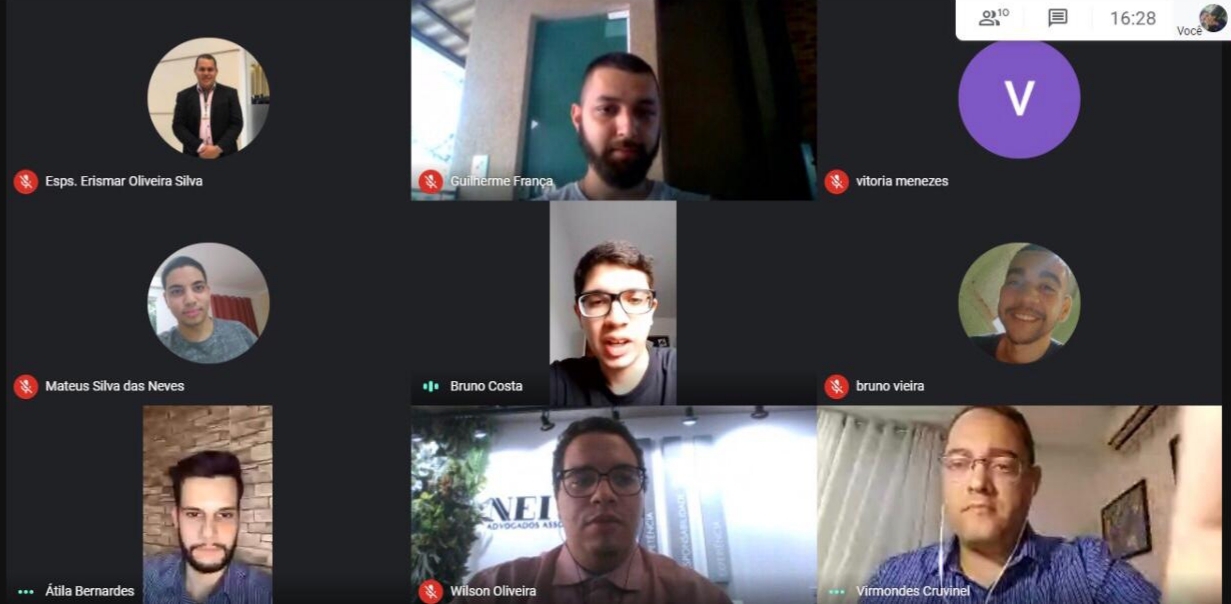 Universitários debatem propostas com pré candidatos em Goiânia