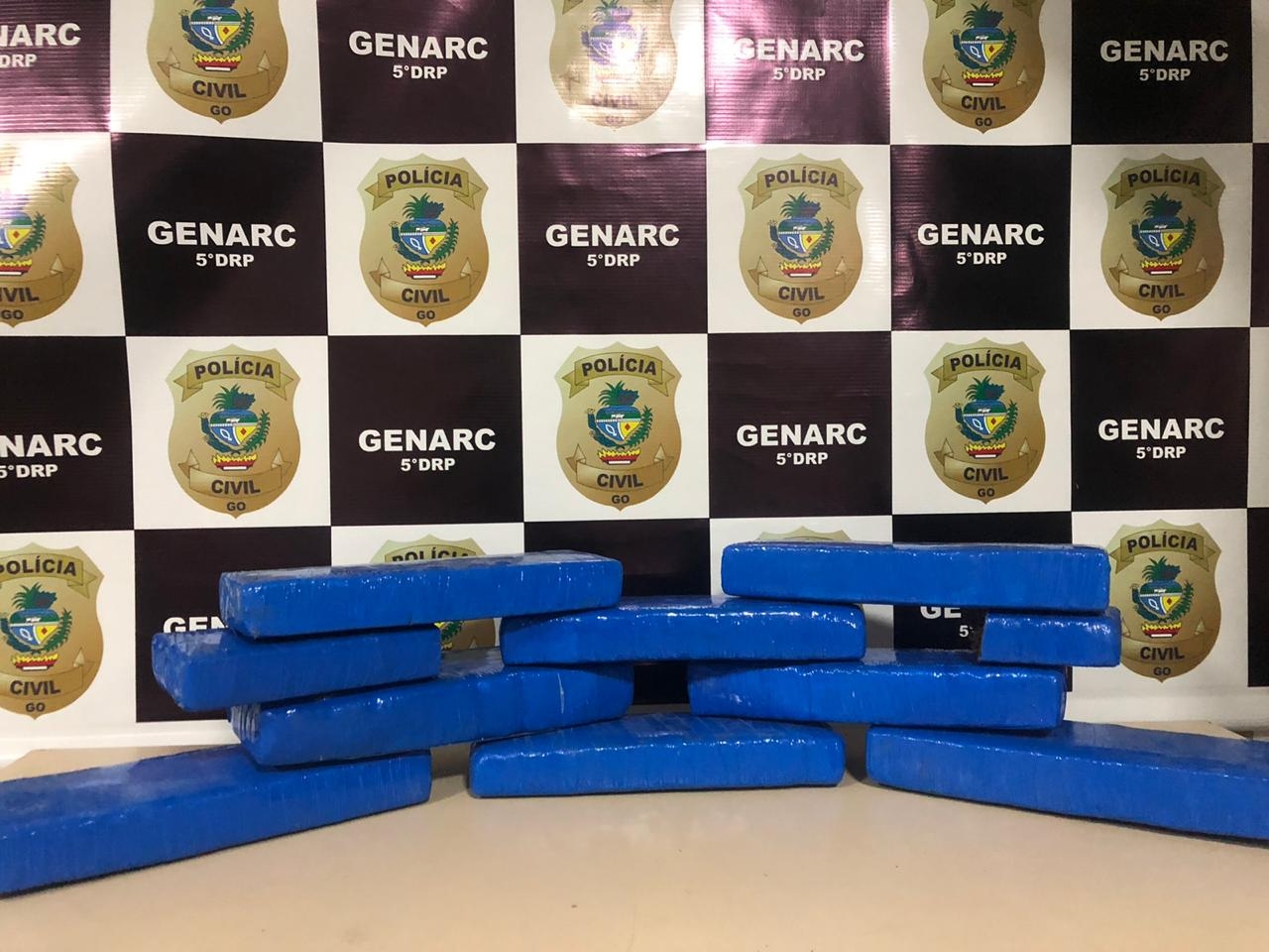 Genarc de Luziânia faz apreensão de 10 kg de maconha