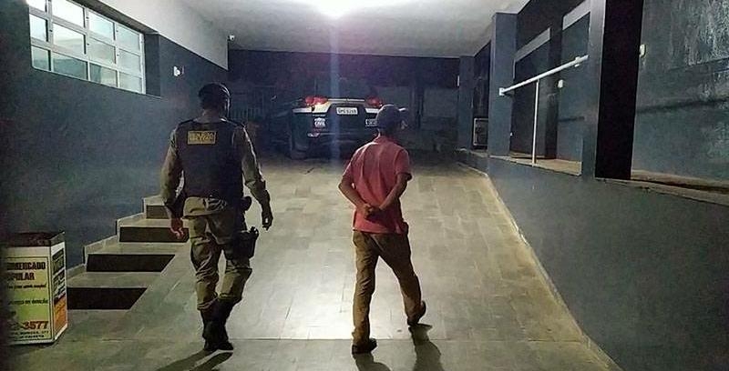 Homem suspeito de estuprar cães é preso em Minas Gerais