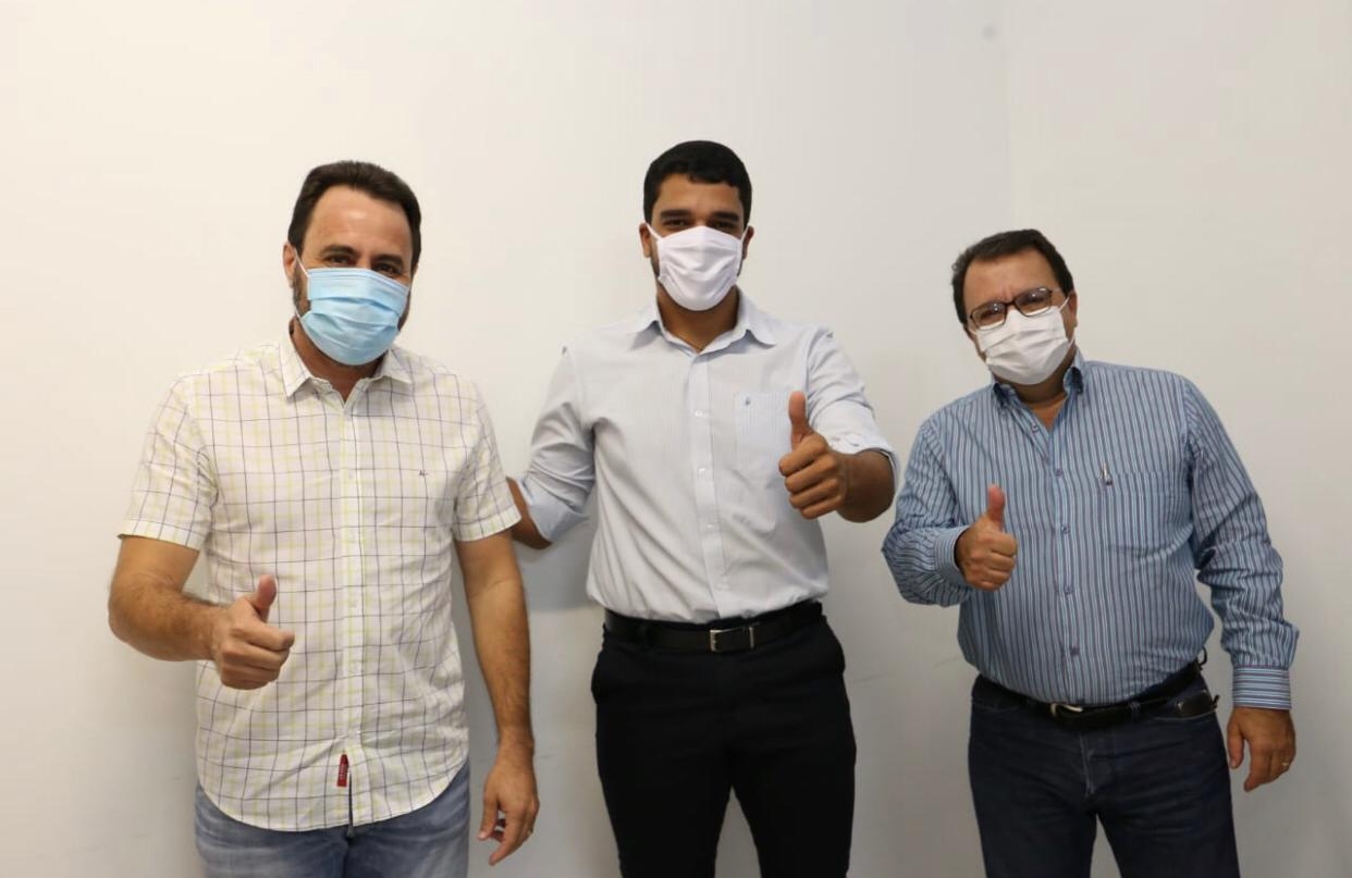 Prefeito de Trindade, Marden Júnior se reúne com presidente da CMTC, Murilo Guimarães Uchôa