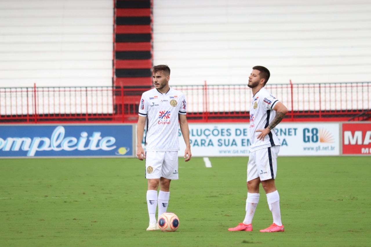 Aparecidense duela contra o Vila Nova pelo Goianão