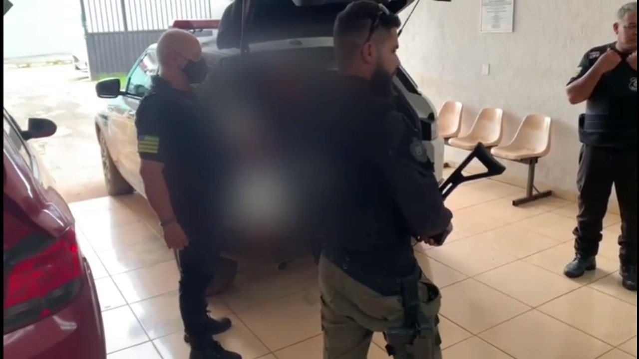 Iniuriam Scopum cumpre dois mandados em Abadia