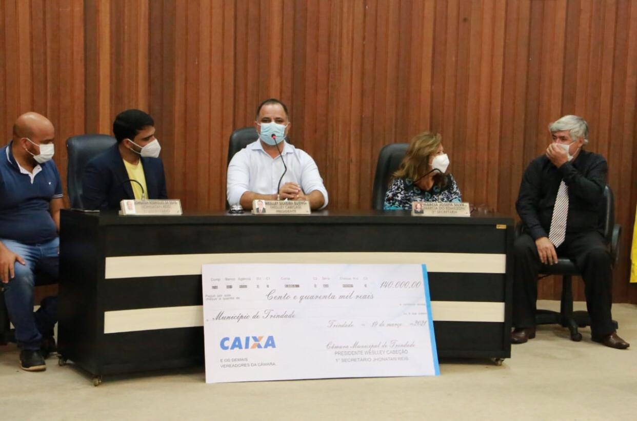 Câmara Municipal de Trindade doa R$ 140 mil para compra de cestas básicas a famílias carentes