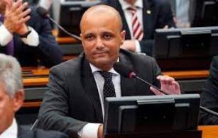Câmara instala comissão de projeto antiterrorismo