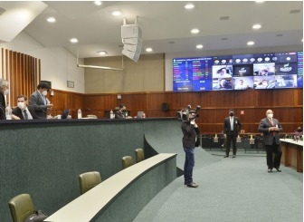 Com votos da oposição, Teto  de Gastos é aprovado na Alego