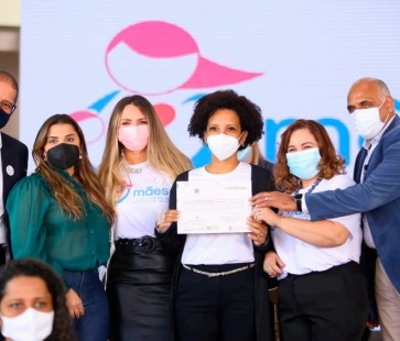 "Mães Unidas" realiza formatura em Goiânia