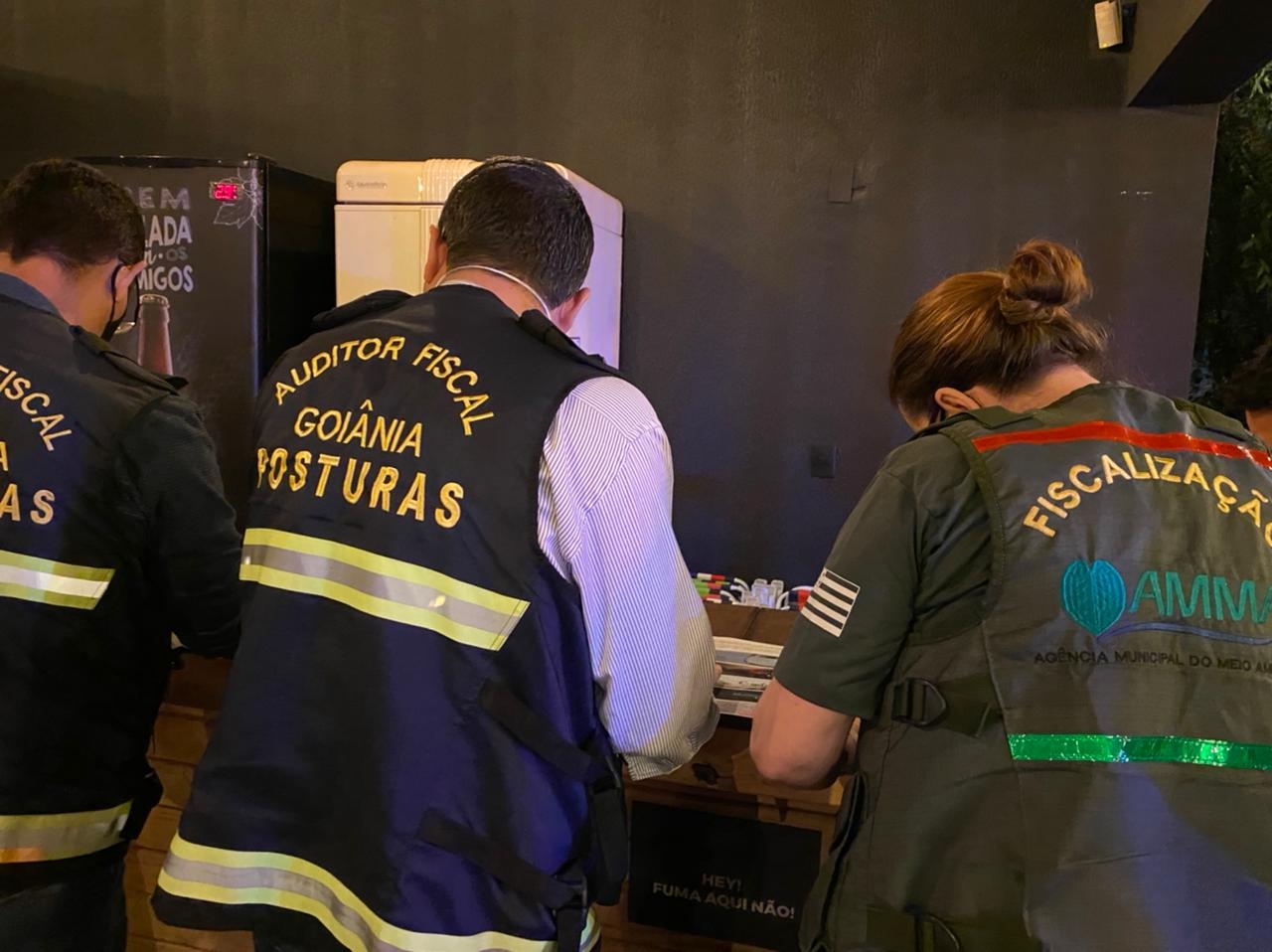 Central de Fiscalização encerra festa clandestina, fecha boates e bares na capital