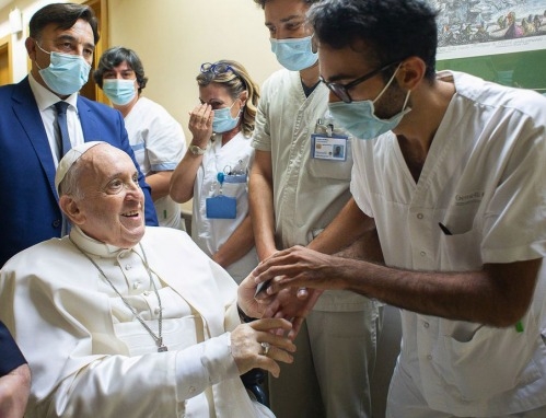 Papa agradece orações de fiéis por sua saúde