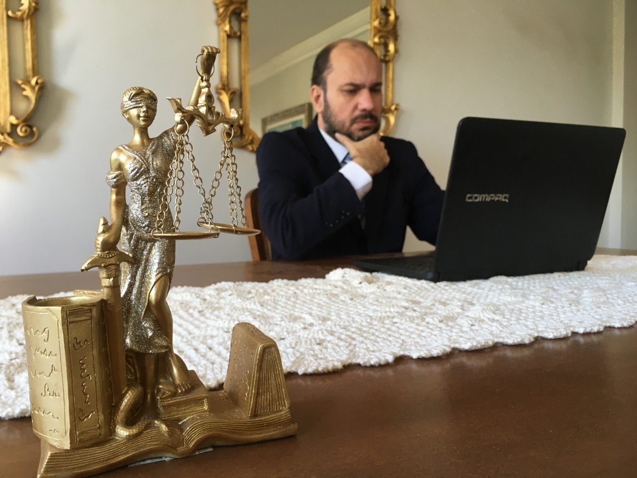 Especialistas debatem em live crimes contra a saúde pública