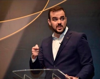 Principal aposta de Marconi  e Mabel seria Gustavo  Mendanha para 2022