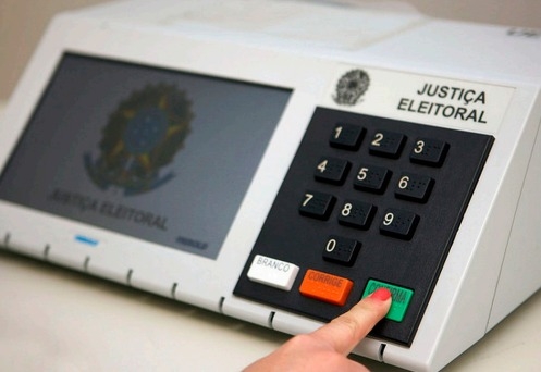 Deputados aprovam  Código Eleitoral com  medidas polêmicas