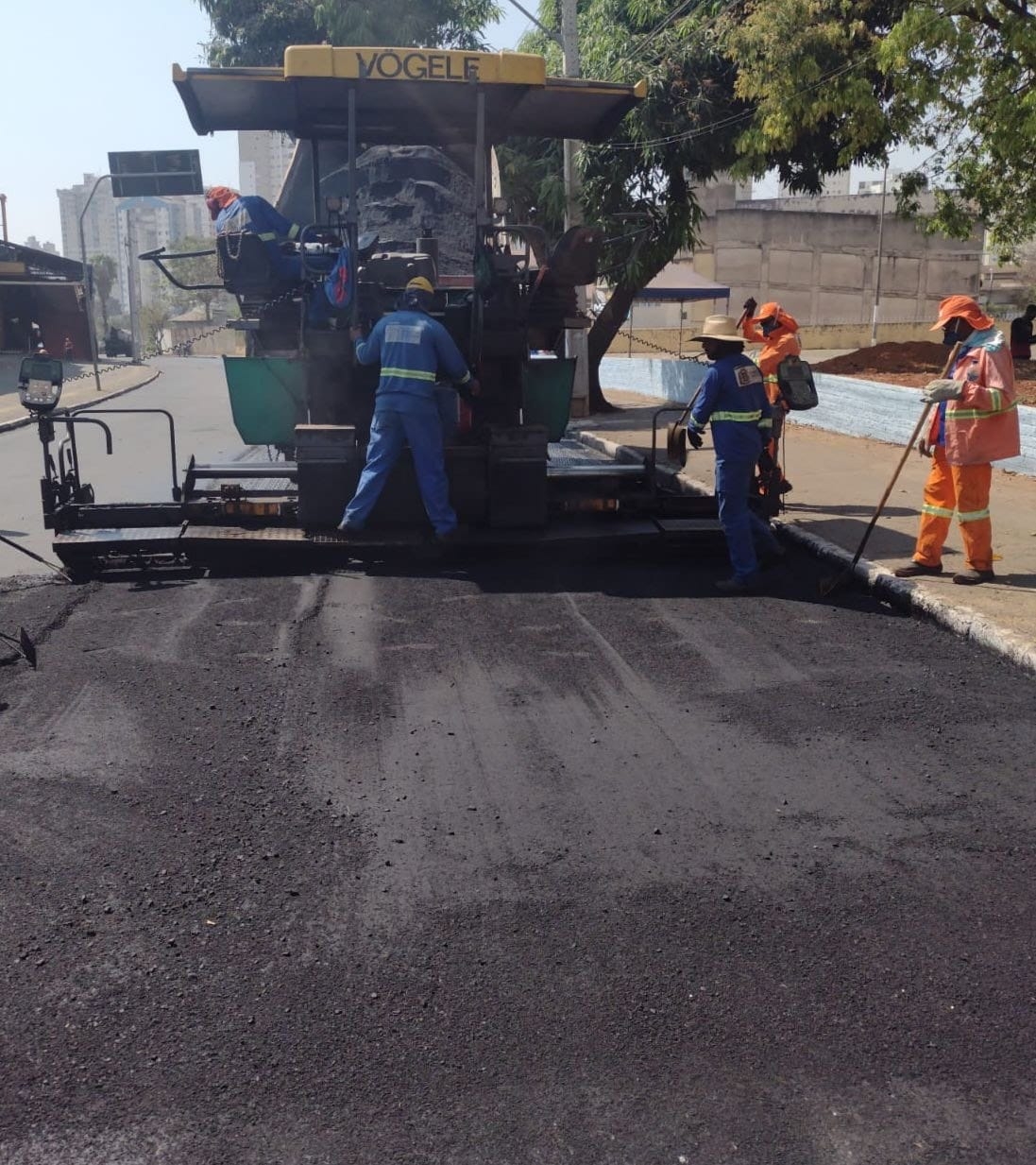 Seinfra realiza reconstrução asfáltica no Setor Oeste, Urias Magalhães, Perimental e Coimbra
