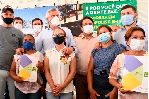 Caiado lança reconstrução da GO-330