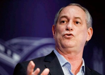 Ciro critica voto do PDT e suspende  pré-candidatura