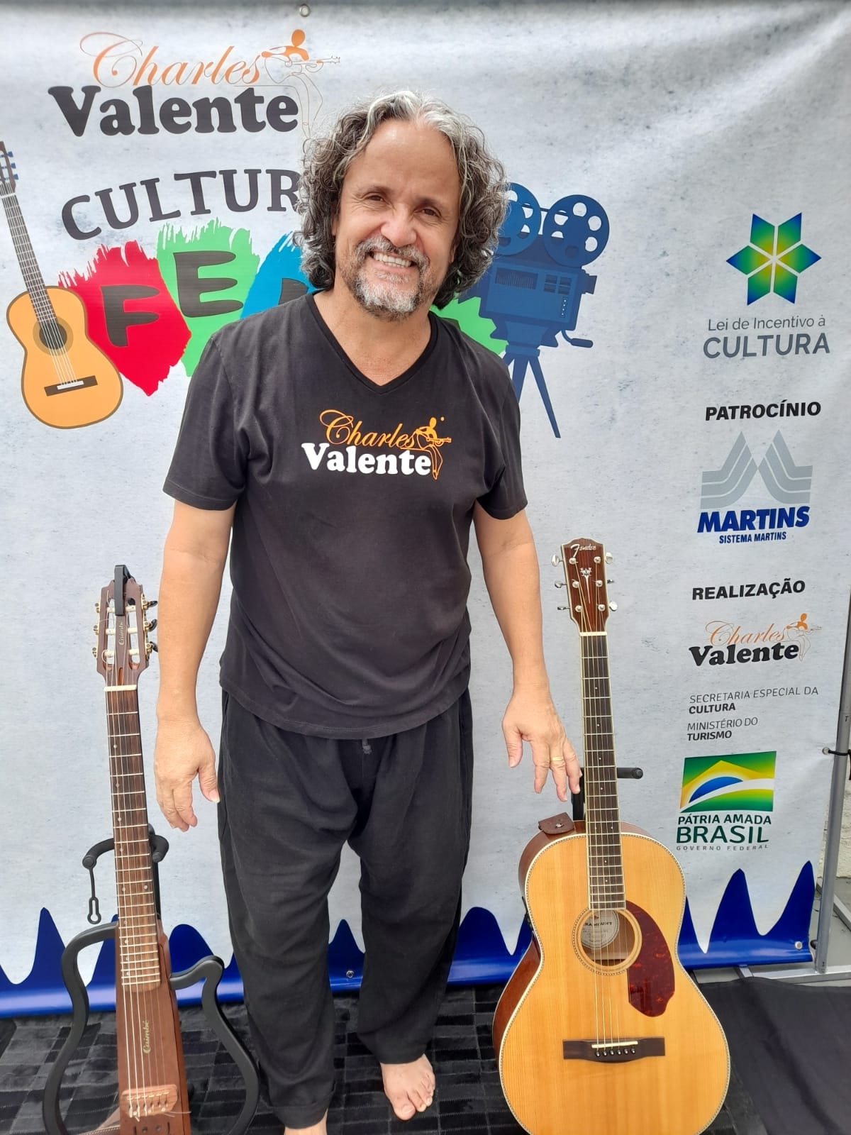 Charles Valente faz turnê pelo nordeste goiano