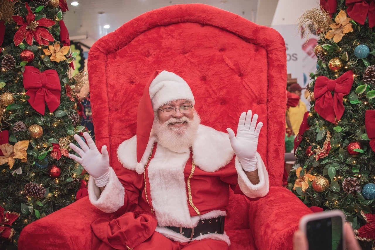 Araguaia Shopping prepara festa natalina para receber o Papai Noel neste sábado (13)