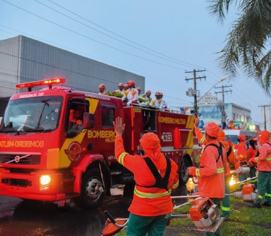 Comurg e Seinfra prestam homenagem a Iris Rezende