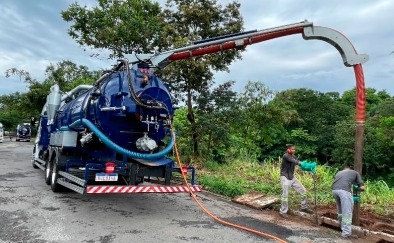 Serviço de limpeza de bocas de lobo com tecnologia