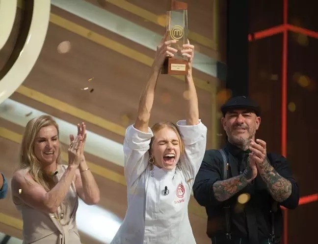 Isabella Scherer é a vencedora do ‘MasterChef’ com prato vegano