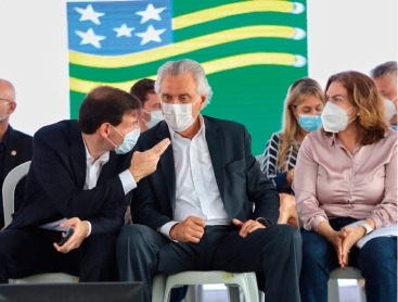 Lissauer defende política educacional de Caiado