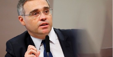 Gian Said entrega título de cidadania a André Mendonça