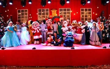 Espetáculo de Natal atrai milhares de visitantes
