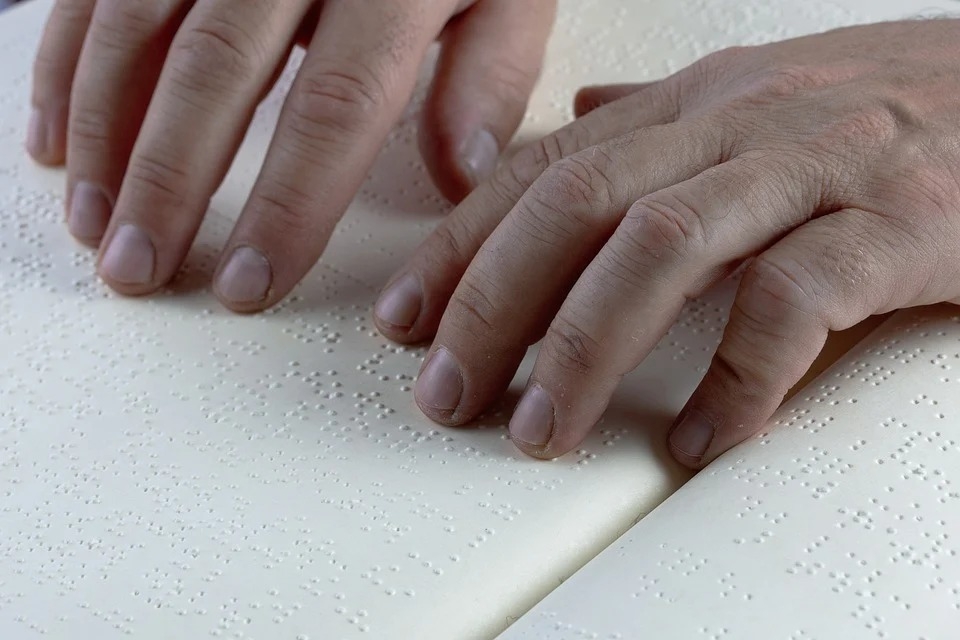 Braille "estabelece contato com o conhecimento"