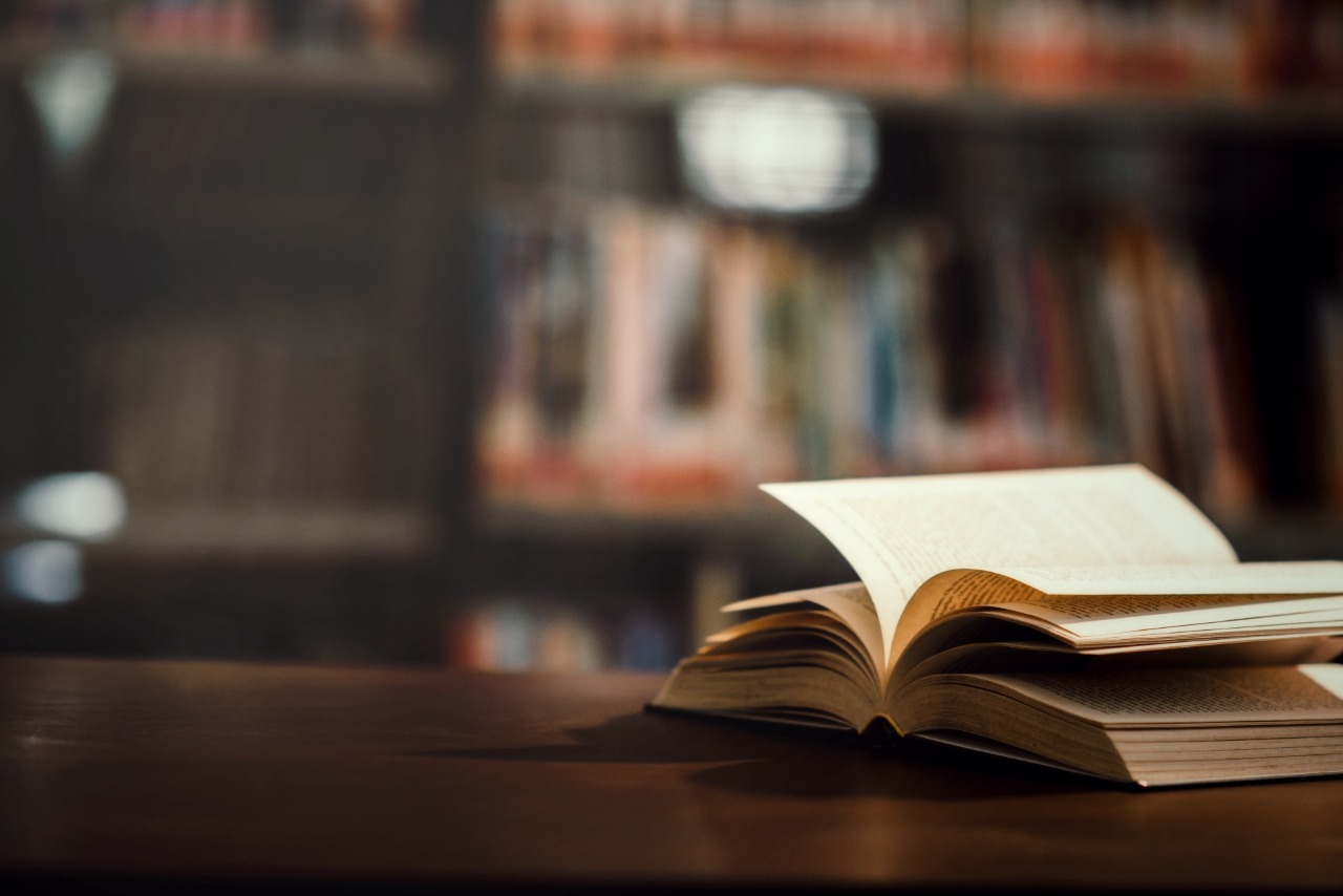 No lugar de roupas, livros: Varal literário incentiva trabalhadores a ler cada vez mais