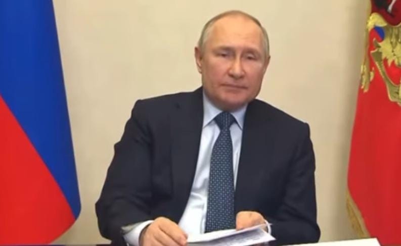Putin diz que ação na Ucrânia foi 'resposta forçada' por políticas do Ocidente