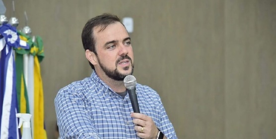Para Jorcelino, aproximação com Marconi coloca em crise Mendanha