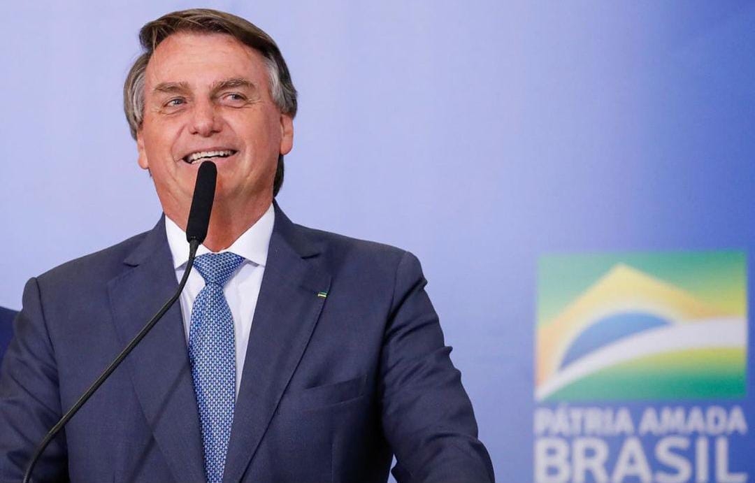 Na TV, Bolsonaro fala de Deus e família em conversa com jovens