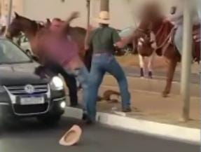 PM é suspeito de agredir homem durante cavalgada em rua de Mineiros