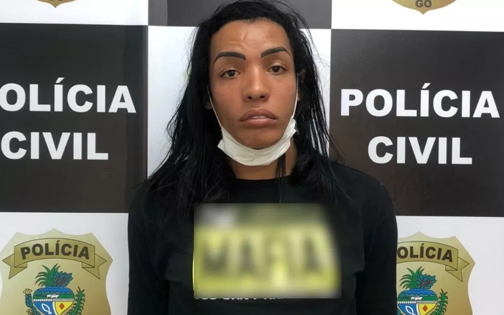 Suspeita de dopar homem e fazer transferências por PIX pelo celular dele é presa